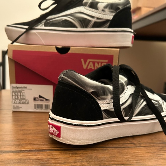 Vans After Dark Comfycush Old Skool Shoe - women’s size 6.5 (boys 5.0) - Picture 3 of 5